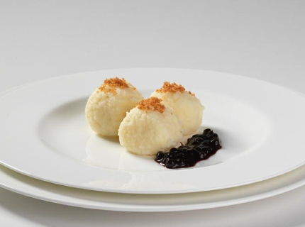 1,625 kg Bt. TK Topfenknödel gebröselt ca. 65 g vorgekocht